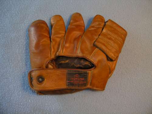 Dick Williams Nokona G13 Back Doug